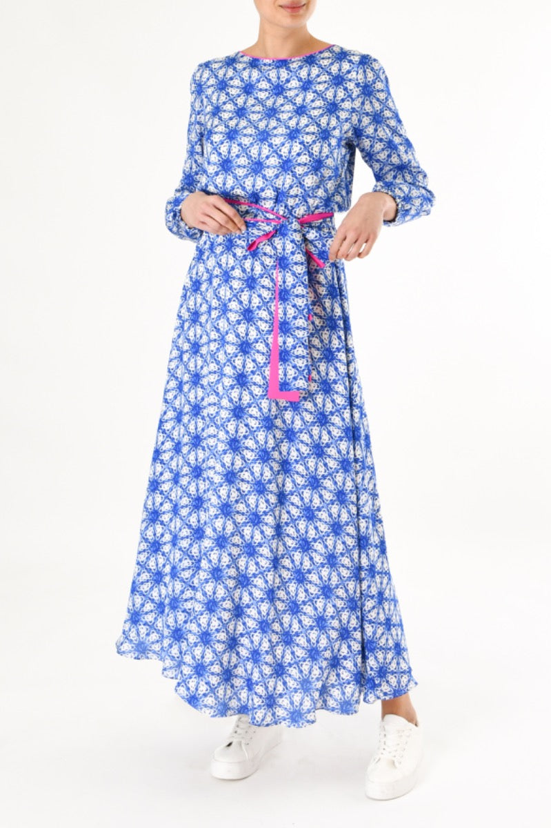 Our beautiful Midi JoJo Dress is sure to be a head turner this year in the stunning blue start rack printed silk georgette with hot pink trims Libelula Our beautiful Midi JoJo Dress is sure to be a head turner this year in the stunning blue start rack printed silk georgette with hot pink trims Libelula