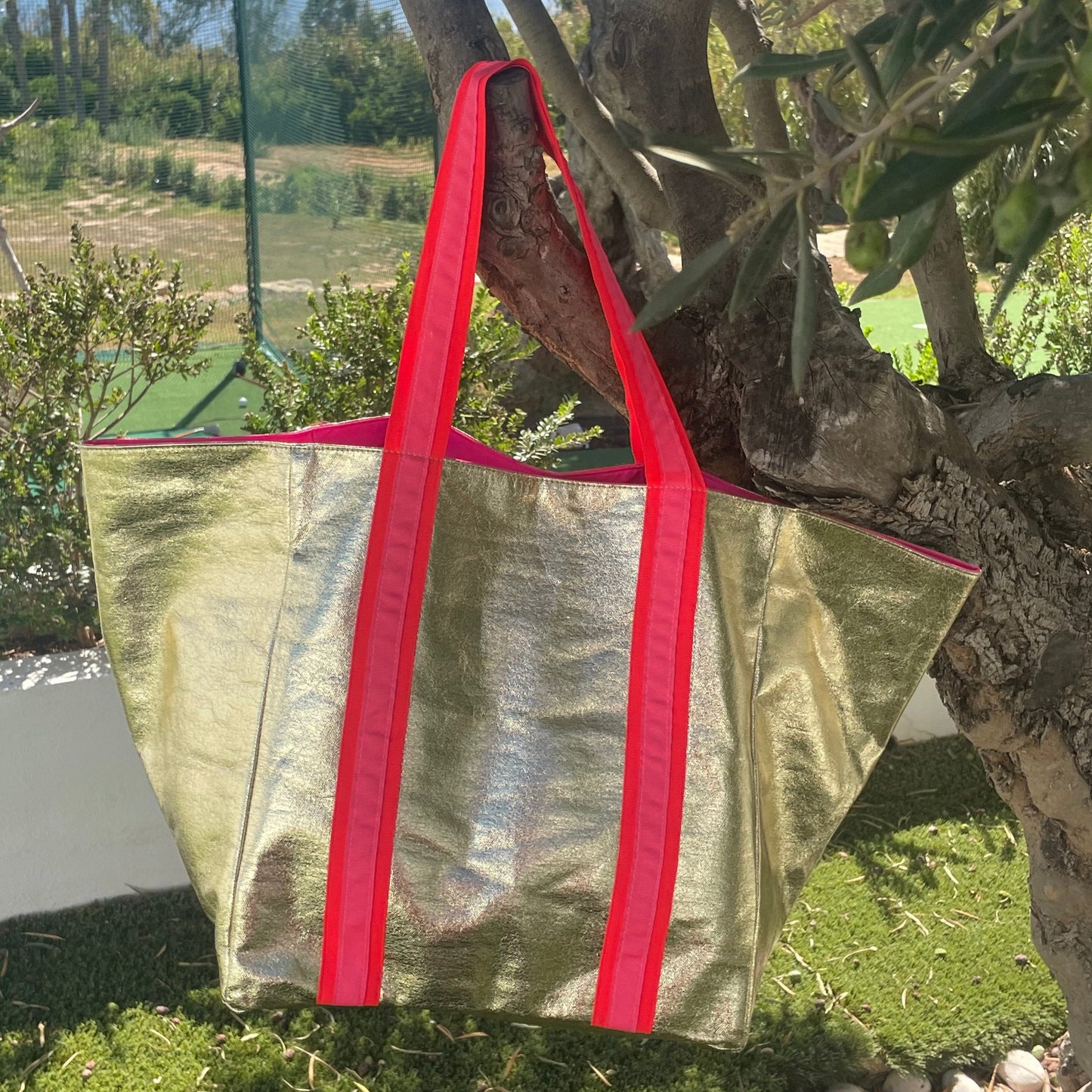 SHEENY GOLD BEACH BAG with PINK