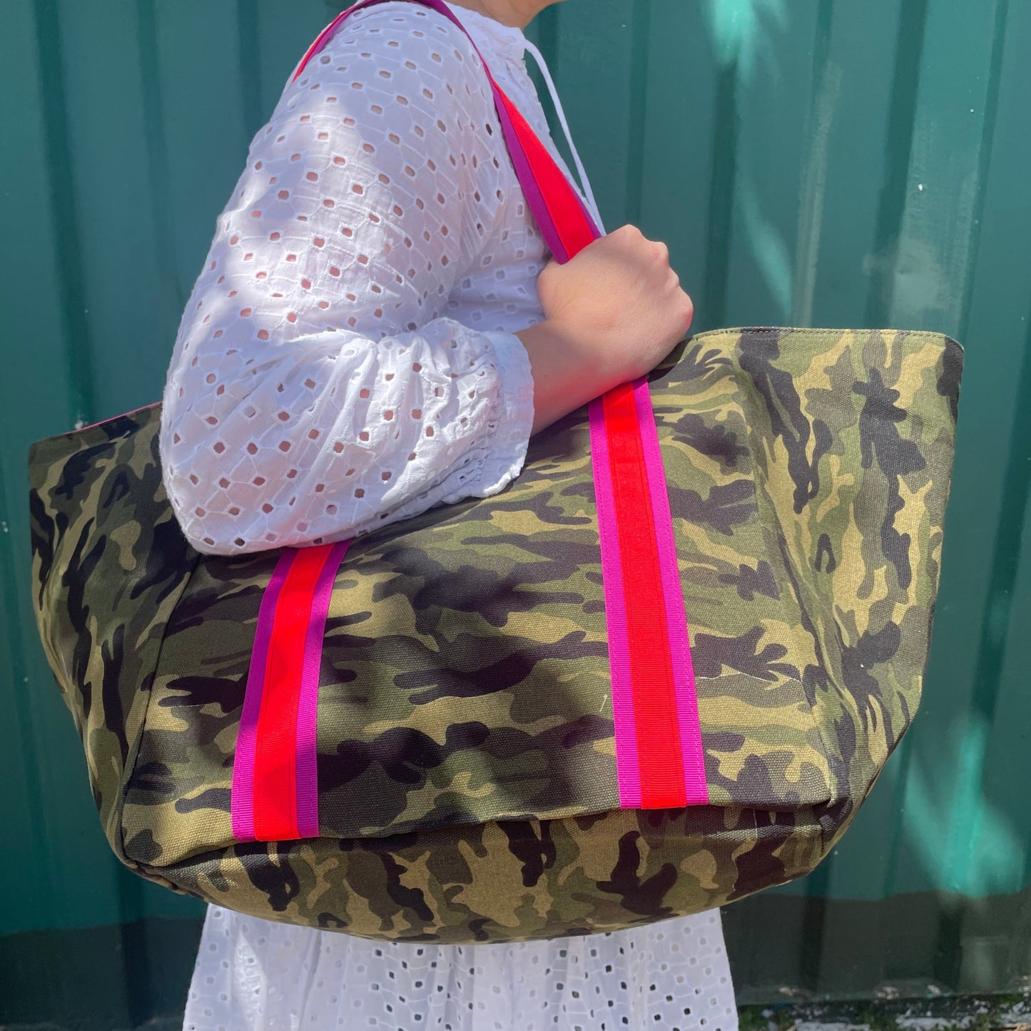 LARGE CAMO BEACH BAG