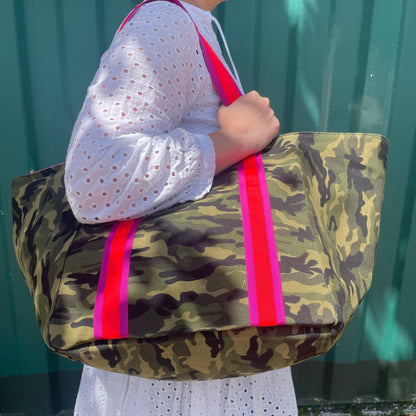 LARGE CAMO BEACH BAG